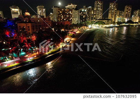 Night view of Waikiki Beach 107632095