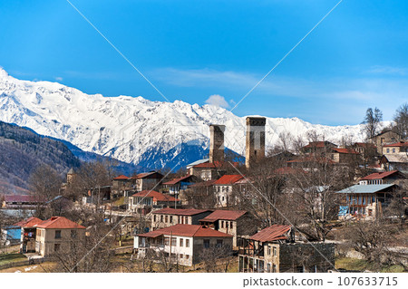 Landscape view of the town of Mestia in the Sakartvelo Mountains. The famous towers of Svania 107633715