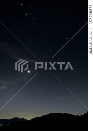 A bright morning star rising in the early morning sky in Hakushu-cho, Hokuto City 107636271