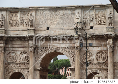 Arch of Constantine in Rome, Italy, Europe. It is a triumphal arch in Rome dedicated to the emperor Constantine the Great. 107637287