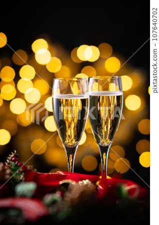 celebrate christmas with champagne 107640702