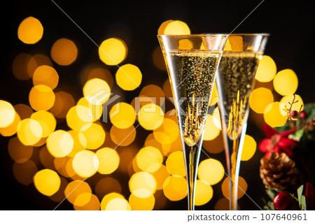 celebrate christmas with champagne 107640961