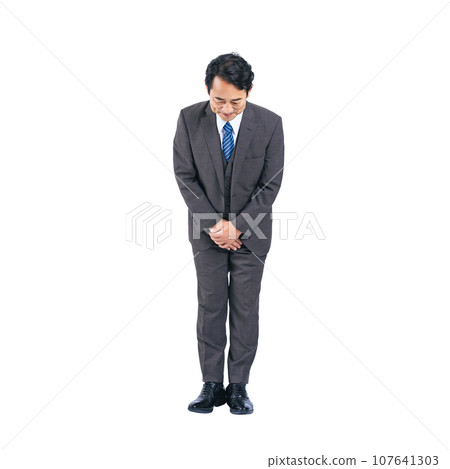 Middle-aged businessman bowing, cutout background transparent PNG 107641303