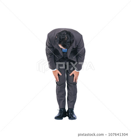 Middle-aged businessman bowing, cutout background transparent PNG 107641304