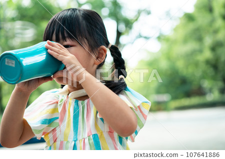 child, kid, hydration 107641886