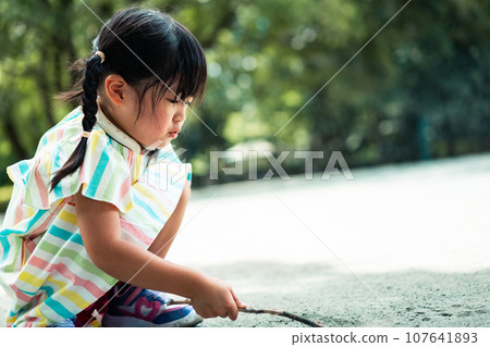 draw, child, kid 107641893