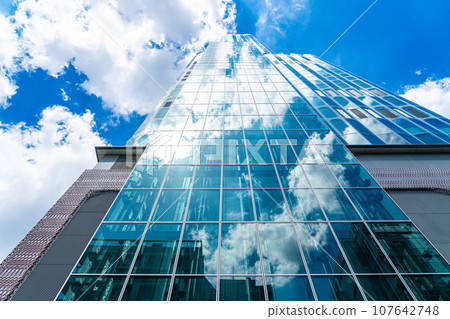 [Tokyo] Tokyu Kabukicho Tower towers over Shinjuku 107642748