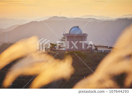 從兵庫縣小野山看到的展望台 107644293