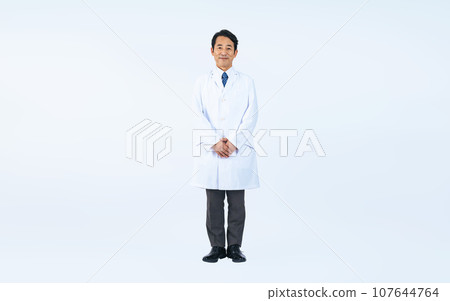 穿著白大褂的中年男子、醫生、科學家(剪紙 PNG 也有販售!請參考作者簡介) 穿著白大褂的中年男子、醫生、科學家(剪紙 PNG 也有販售!請參考作者簡介) 107644764