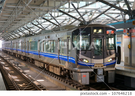 Hokuriku Main Line 521 series 3rd train waiting to depart Hokuriku Main Line 521 series 3rd train waiting to depart 107646218