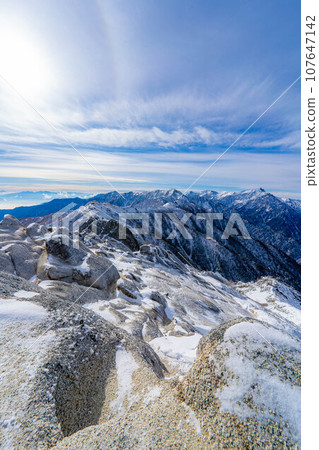 [Snow mountain material] Scenery seen from Enzanso [Nagano Prefecture] 107647142