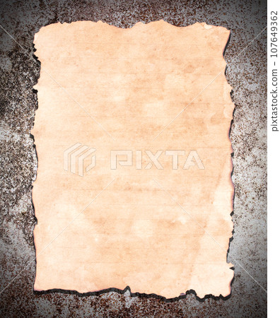 Old paper on grunge background 107649362