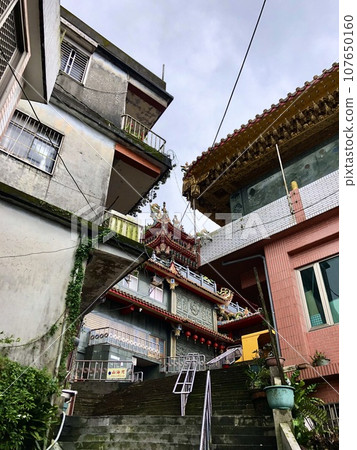 Townscape of Chiufen in Taiwan 107650160