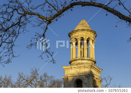 Mausoleum of Glanum, Glanum archaeological site near Saint-Remy-de-Provence, Provence, France Mausoleum of Glanum, Glanum archaeological site near Saint-Remy-de-Provence, Provence, France 107655261