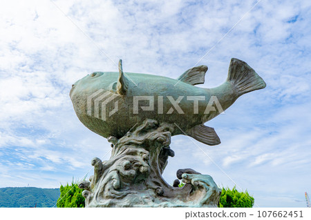 Fuku statue at Kameyama Hachimangu Shrine 107662451