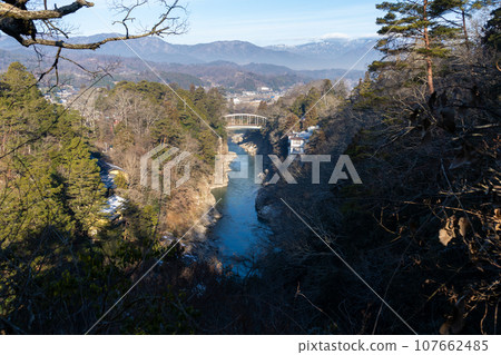 Tenryu Gorge and Usa Bridge seen from Ryukakumine 107662485