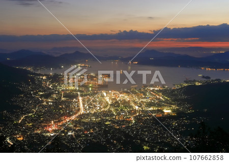 [Hiroshima Prefecture] Night view of Kure city seen from Haigamine Observatory (one of the three major night views in Chugoku and Shikoku) 107662858