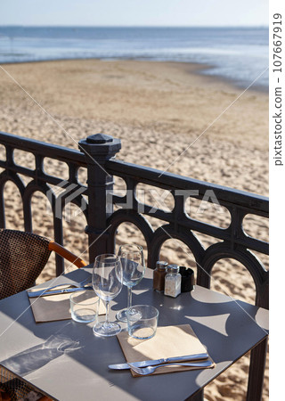 Before lunch by the sea near Arcachon 107667919