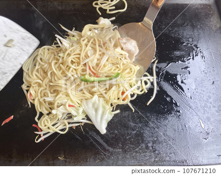 Grill simple pork yakisoba on a griddle Grill simple pork yakisoba on a griddle 107671210