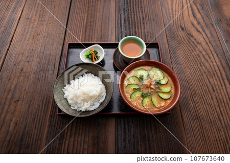 cold soup and rice 107673640