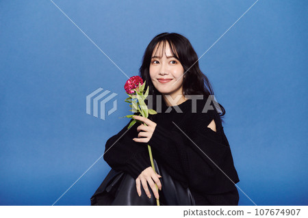 秋天的衣服時尚肖像 107674907