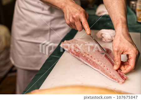 準備魚的廚師 準備魚的廚師 107675847