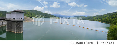 Lake Chubetsu and Chubetsu Dam in Higashikawa, Hokkaido 107676333