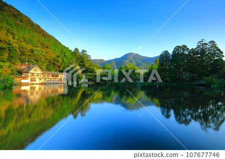 [Oita Prefecture] Symmetric Lake Kinrin (Yufuin Onsen) 107677746