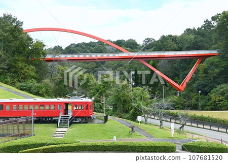 藏池公園的舊名鐵列車展示車廂和彩虹橋 107681520