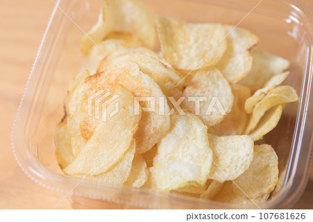 薯片清湯味照片素材 薯片清湯味照片素材 107681626