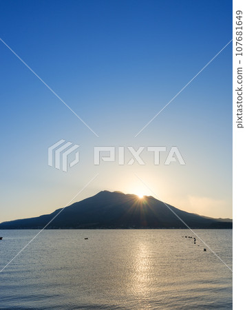 Kagoshima_Spectacular scenery of Kagoshima Bay and Diamond Sakurajima Kagoshima_Spectacular scenery of Kagoshima Bay and Diamond Sakurajima 107681649