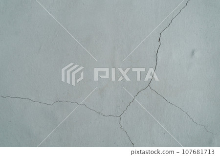Concrete wall 107681713