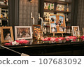 Photos placed in the wedding welcome space 107683092