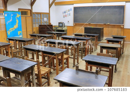 Showa era classroom image (Showa town, Bungotakada City) 107685183