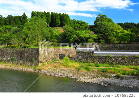 [Kumamoto Prefecture] Mizunote Monzeki of Hitoyoshi Castle on a clear day 107685225