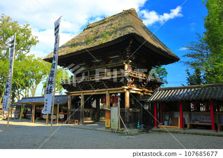 [熊本縣]晴天的葵阿蘇神社（樓門） 107685677