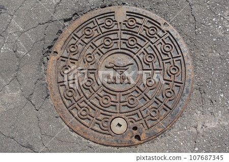 Hokkaido Yoichi-machi Sakaemachi bus stop manhole cover Hokkaido Yoichi-machi Sakaemachi bus stop manhole cover 107687345