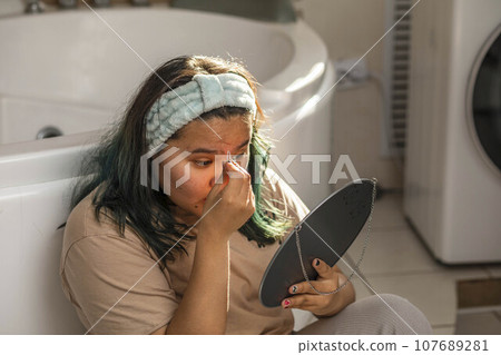 Confidence Redefined: Embracing Natural Beauty Through Grooming 107689281