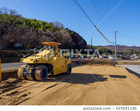 Road construction_Scenery of foundation work and heavy machinery Road construction_Scenery of foundation work and heavy machinery 107691196