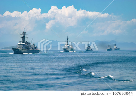海上自衛隊艦隊出航 海上自衛隊艦隊出航 107693044
