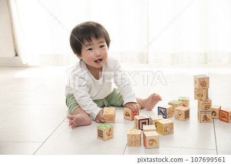 嬰兒遊戲堆放 嬰兒遊戲堆放 107699561