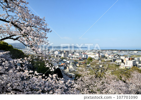 Kimii-dera Temple (looking towards Wakaura) [Wakayama City, Wakayama Prefecture] 107701090