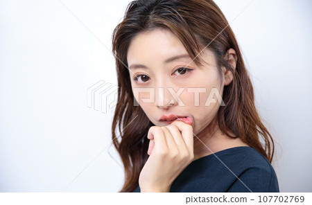 女性肖像美女形象 107702769