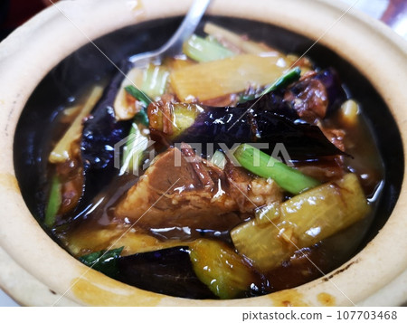 煲茄子五花肉 107703468