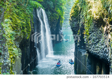 宮崎縣高千穗峽谷、懸崖和美麗的馬納內瀑布 宮崎縣高千穗峽谷、懸崖和美麗的馬納內瀑布 107703514