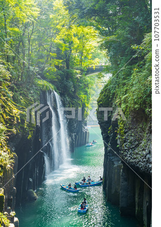 宮崎縣高千穗峽谷懸崖和美麗的真井瀑布 107703531
