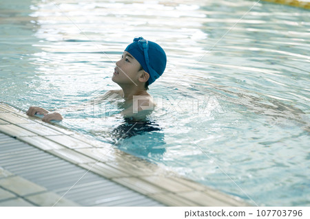 Swimming school 7 years old Swimming school 7 years old 107703796