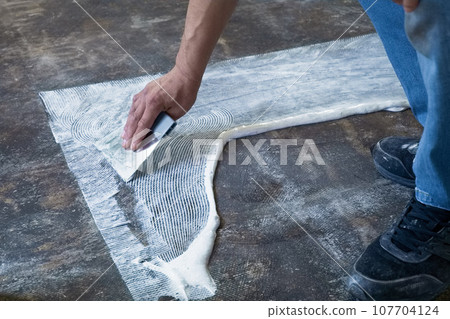 Flooring adhesive coating status P tile floor 01 107704124