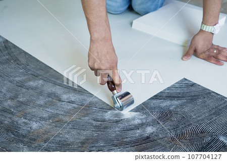 Floor vinyl tile replacement status P tile construction photo 03 107704127