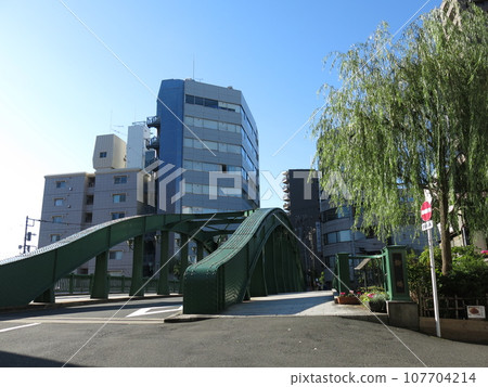 Yanagibashi spanning the Kanda River in Tokyo Yanagibashi spanning the Kanda River in Tokyo 107704214